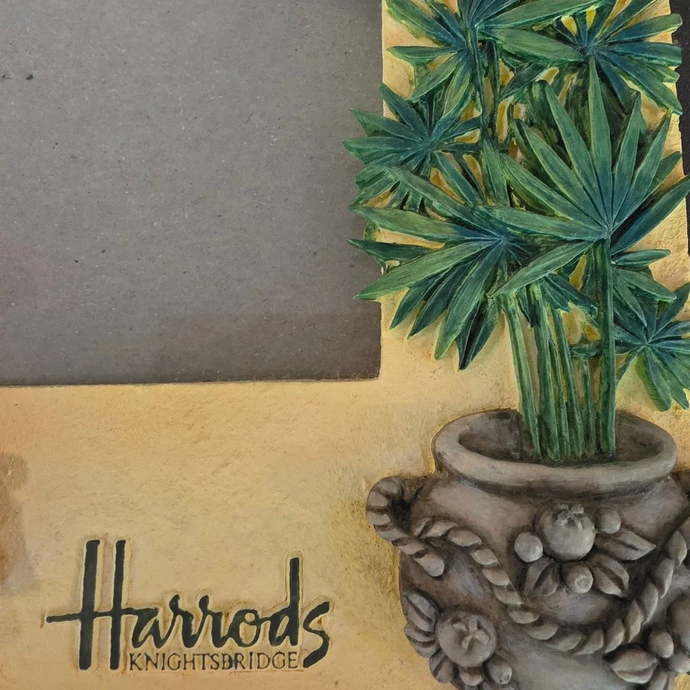 Rare Harrods Knightsbridge Cat 4x6 Photo Frame 3D Resin Vintage Palm Leaves